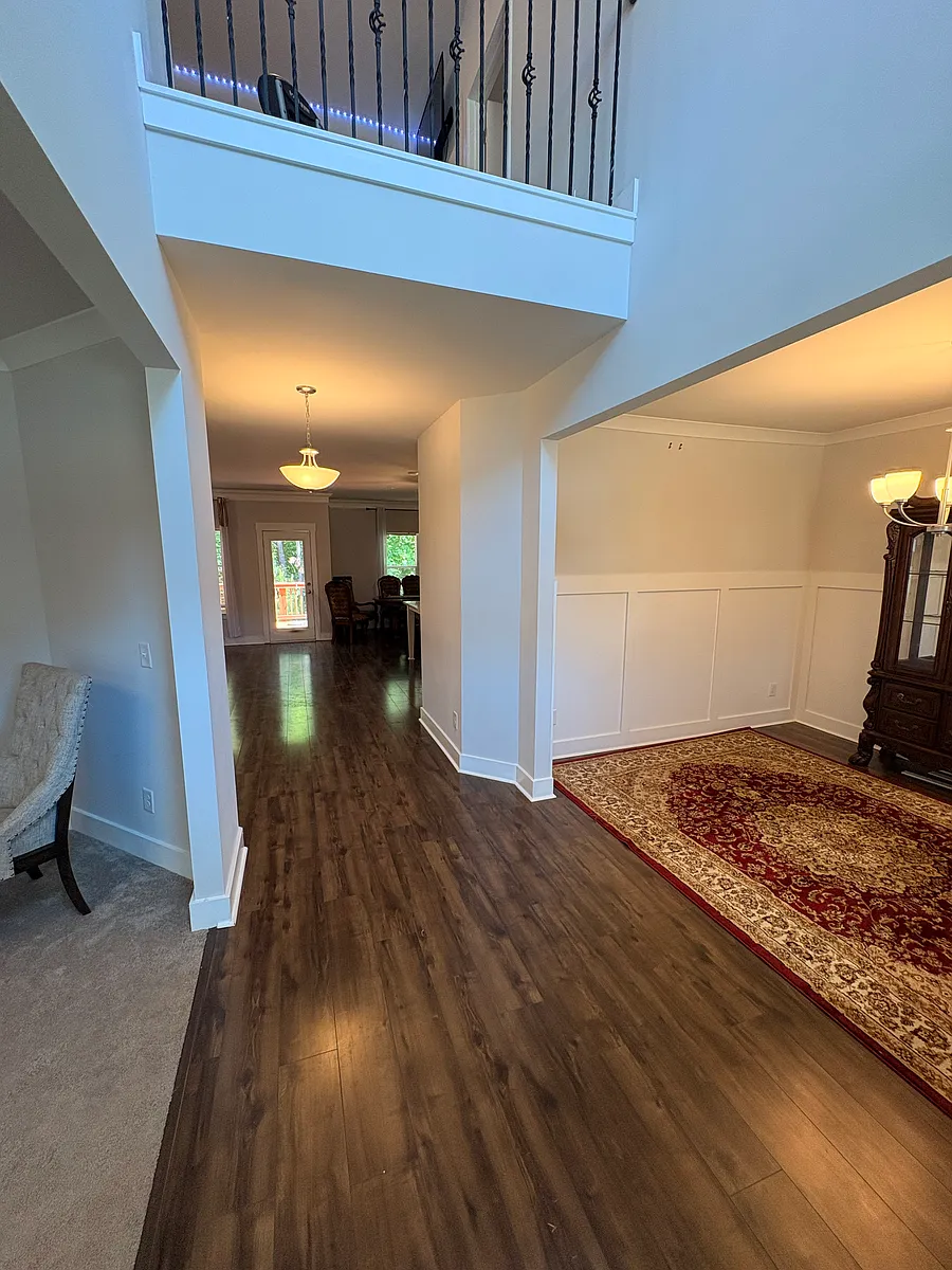 Building Photo - 370 Crestbrook Ln
