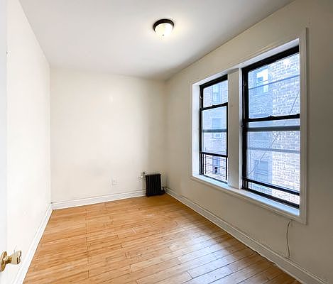 3rd image of 2025 Regent Pl APT D10