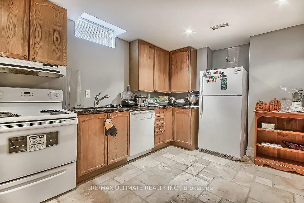 Studio, $1,300 — Photo 2