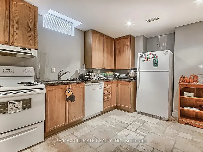 3 Cornerstone Rd #LOWER — Photo 2