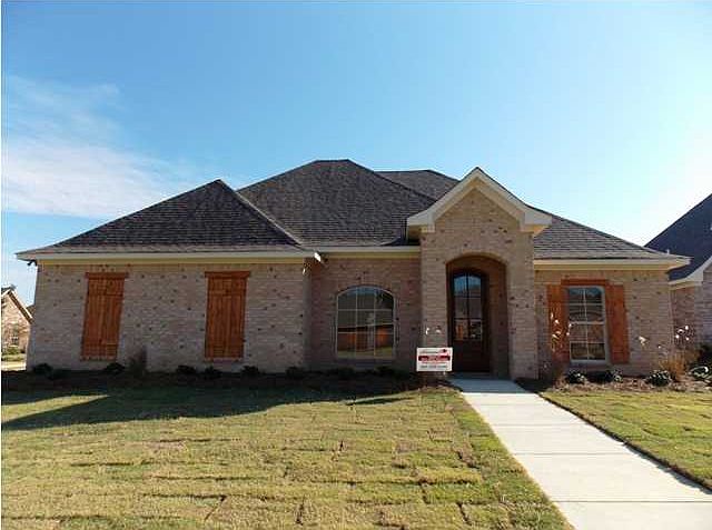 211 Stonebridge Blvd