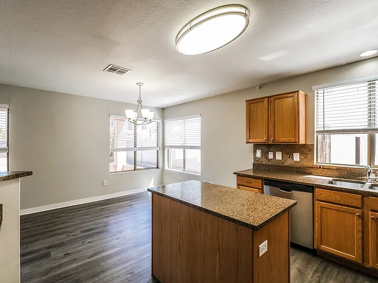 10438 W Georgia Ave — Photo 9