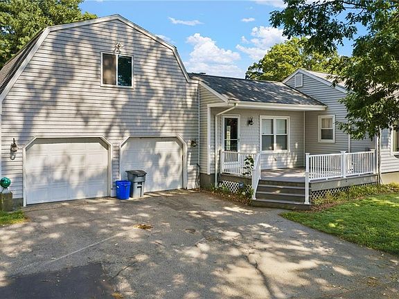 5th image of 36 Holly Ln