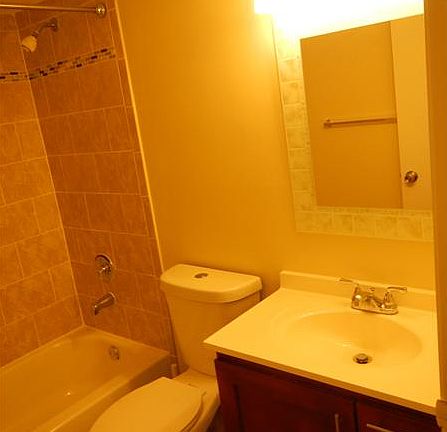 4th image of 1740 NW North River Dr APT 129