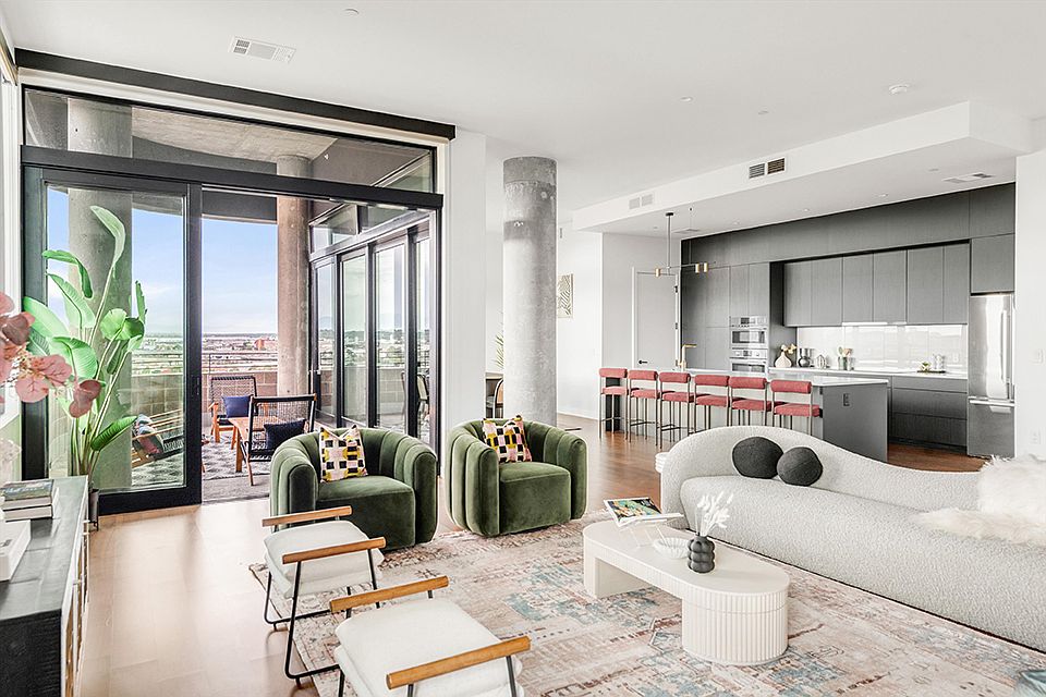 Gorgeous open-space penthouse with a view