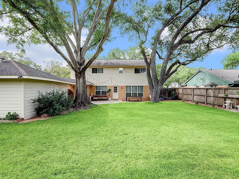12523 Briar Forest Dr — Photo 46