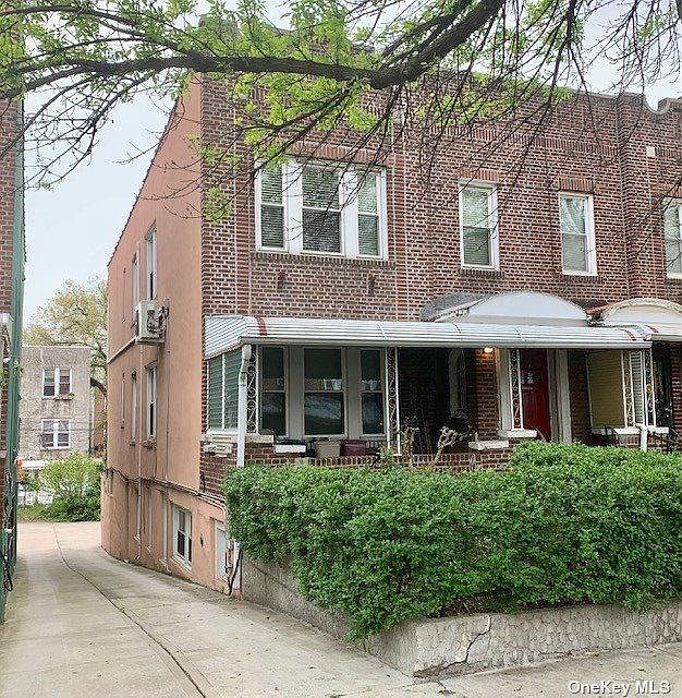 1st image of 5032 42nd St
