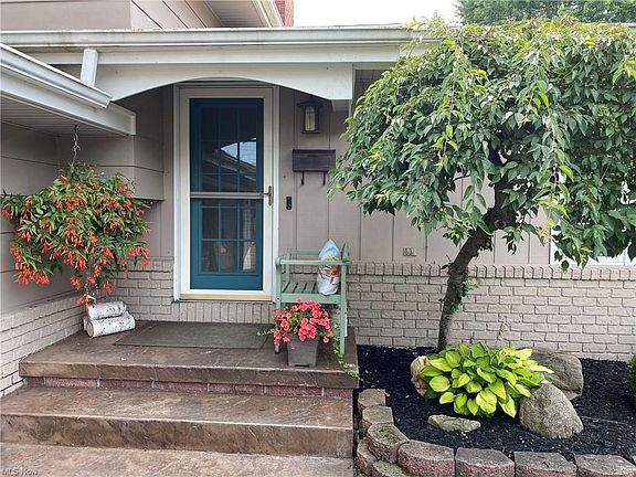 3rd image of 8143 Bendemeer Dr