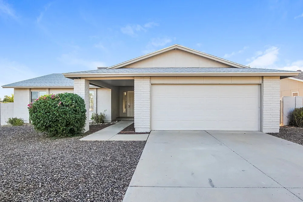 3 bed, 2.0 bath, 1546 sqft, $2,210 — Photo 1
