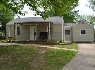 1100 Crest Ct, Neosho, MO 64850