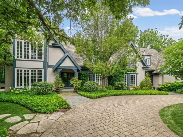 3 Old Hunt Rd, Northfield, IL 60093