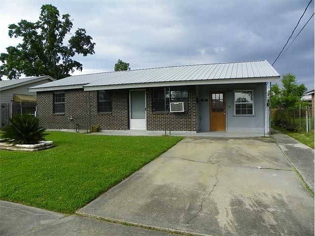 1st image of 33 Camellia Ln