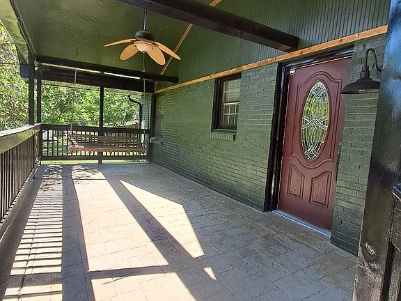 3rd image of 568 Valleywood Dr