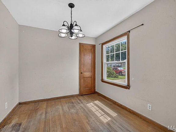 4th image of 3209 Lynros Dr