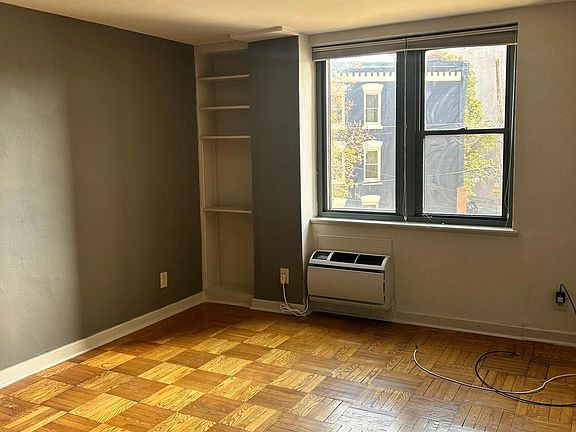 3rd image of 2601 Pennsylvania Ave APT 253