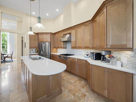 5th image of 66 St James Drive