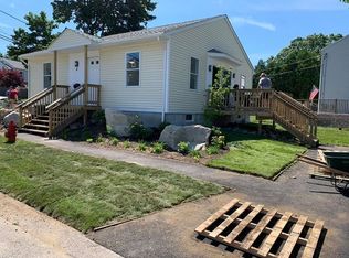 4 Phillips St, Woonsocket, RI 02895