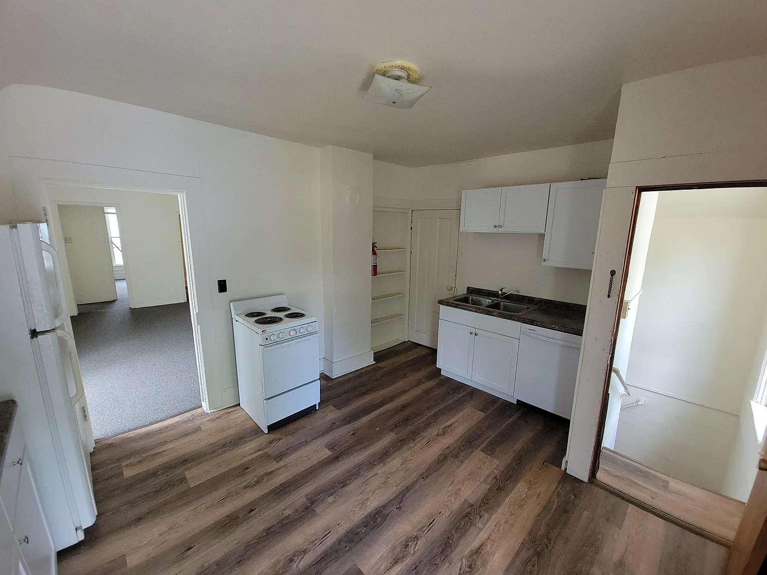 3 bed, 800 sqft, $1,230 — Photo 3