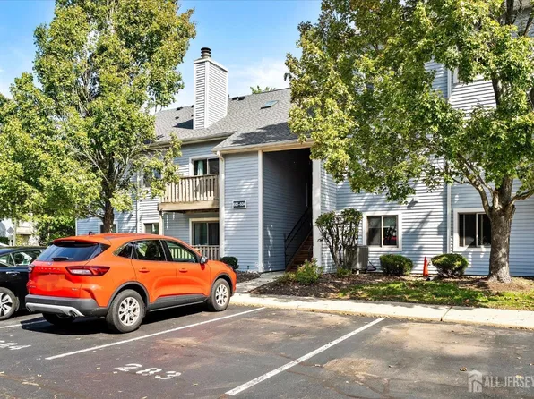 602 Aspen Dr, Plainsboro, NJ 08536