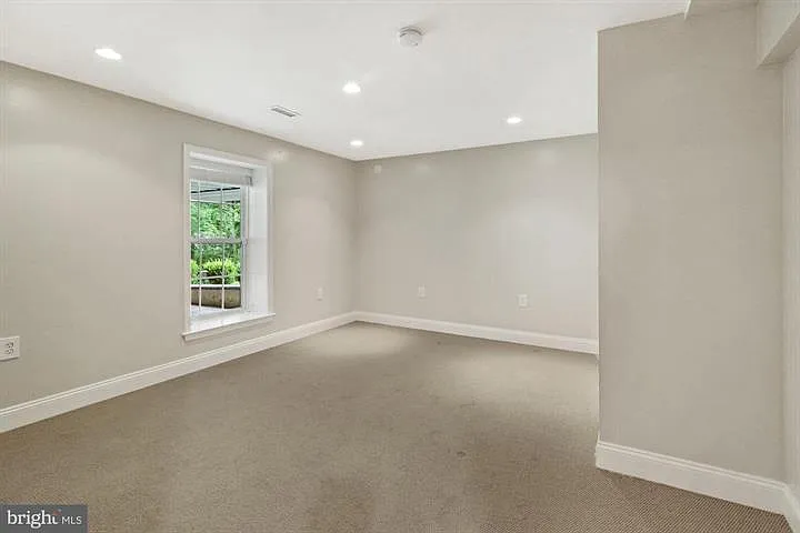 6212 Lilac Bush Ln — Photo 22