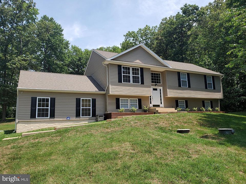 1st image of 19 Pasture Ln
