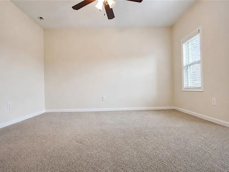 2132 Greencrest Cir — Photo 27
