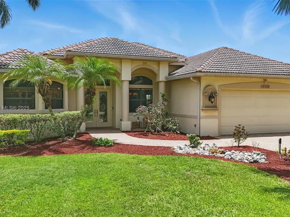 15560 Old Olga Rd, Alva, FL 33920