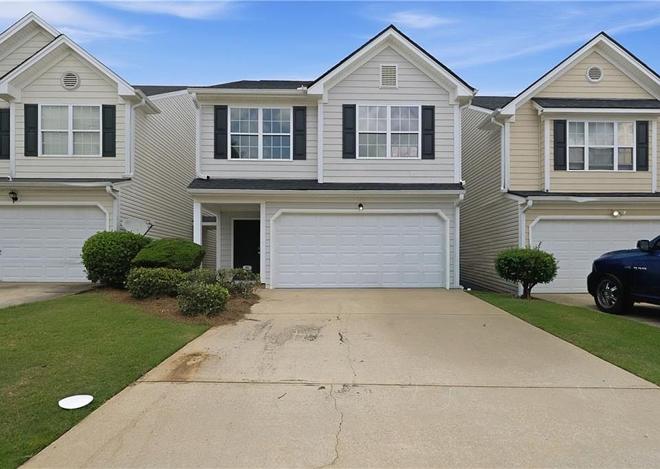 1st image of 105 Chandler Trce