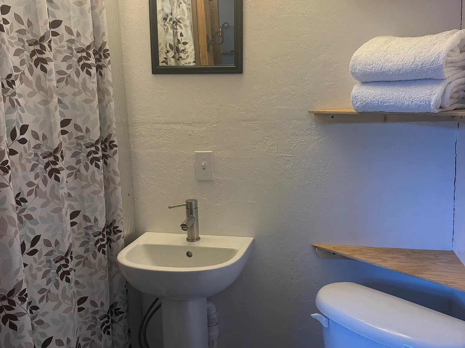 1 bed, 220 sqft, $1,000 — Photo 1