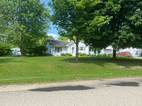 3rd image of 3293 S Kearsley Blvd