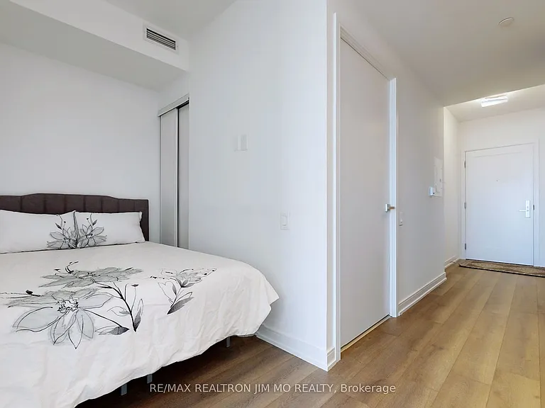 3 Gloucester St #3205 — Photo 19