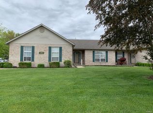 5706 Seasons Rdg, Smithton, IL 62285