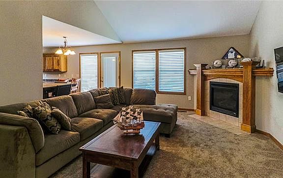 3rd image of 914 N Seminole Ct
