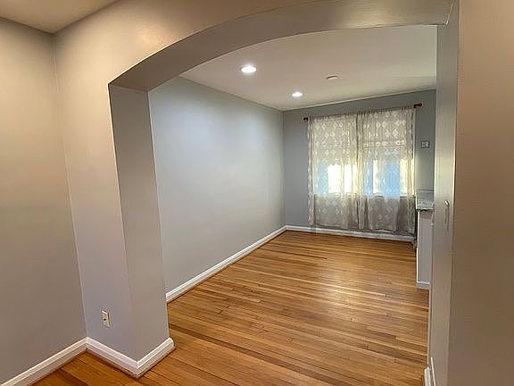 Dining room arch way 