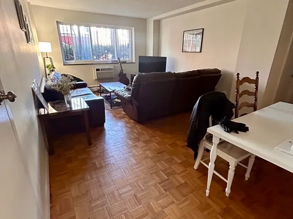 287 Harvard St APT 19, Cambridge, MA 02139