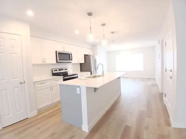 5104 Rivers Edge Way NW, Edmonton, AB T6M 1P8