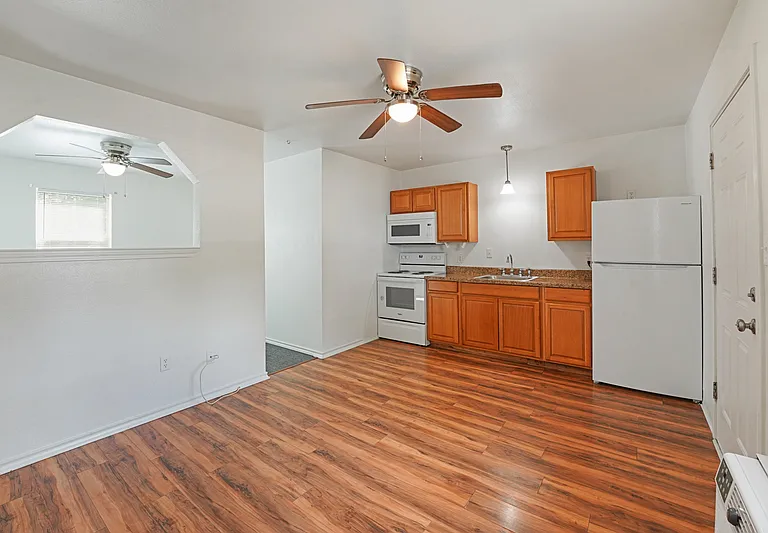 720 Pritchett Ln #16 — Photo 6