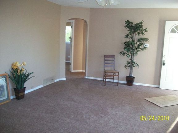3rd image of 3382 W Kentucky Ave