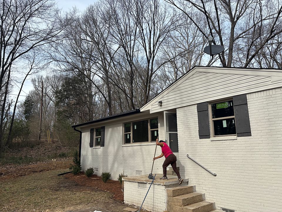 2nd image of 11832 Miller Rd