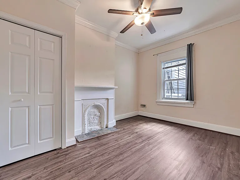 1233 W Cary St — Photo 11