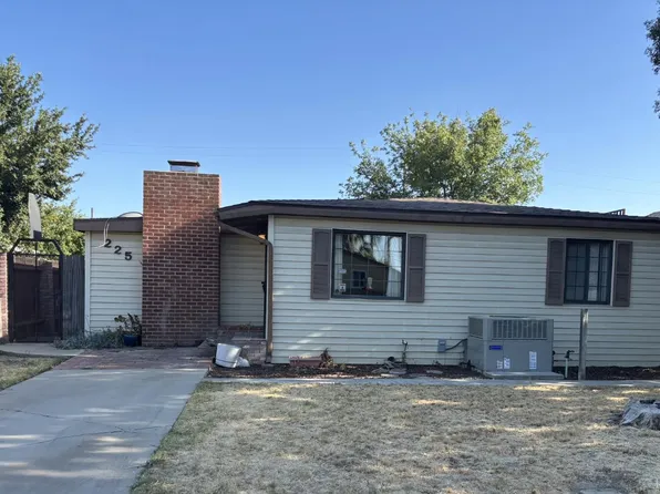 225 Gary St, Hanford, CA 93230