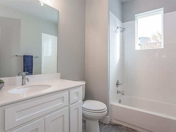 5th image of 2905 Wesenberger St