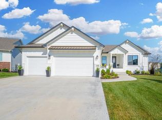 2413 N Lakeside Cir, Andover, KS 67002