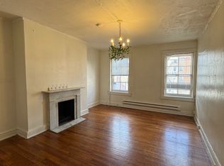 1018 N Calvert St APT 3R, Baltimore, MD 21202