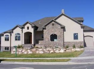 370 W Paddock Ln, Kaysville, UT 84037