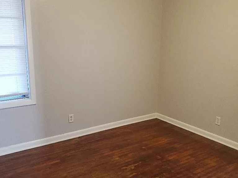 2505 Douglas Dr — Photo 17