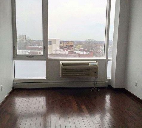 5th image of 42-05 Parsons Blvd #7B