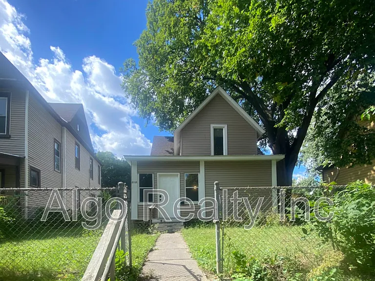 2117 Ilion Ave N — Photo 11