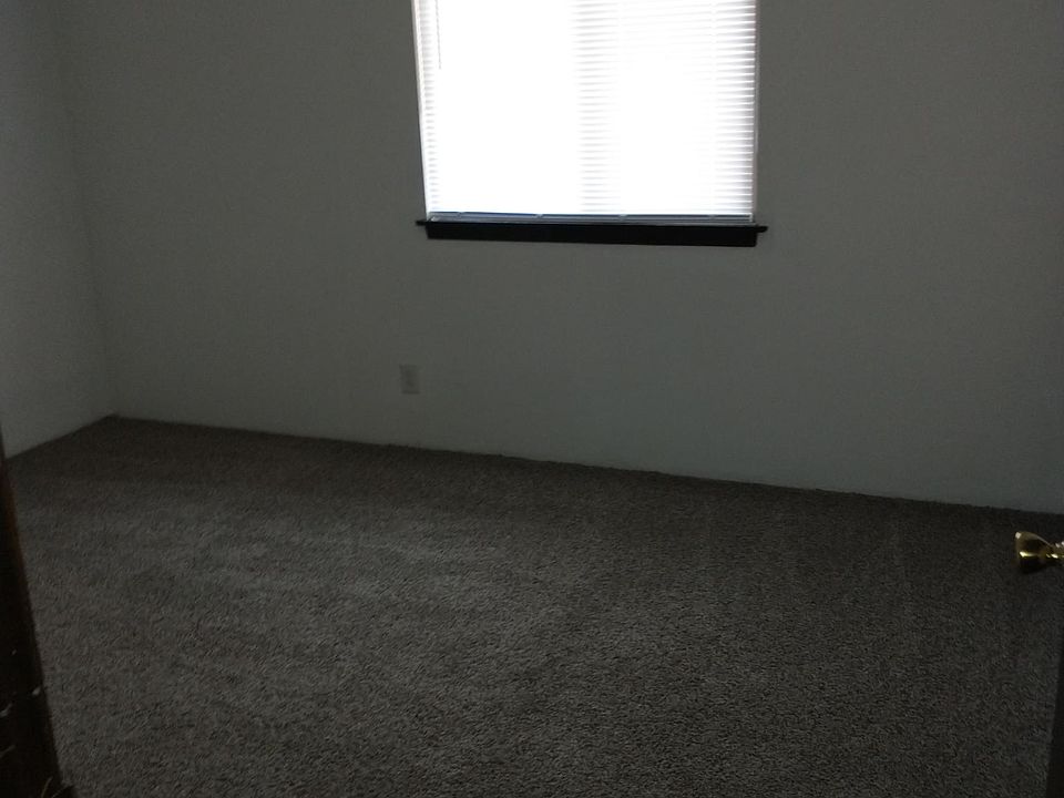 2nd image of 1107 Koch St #4