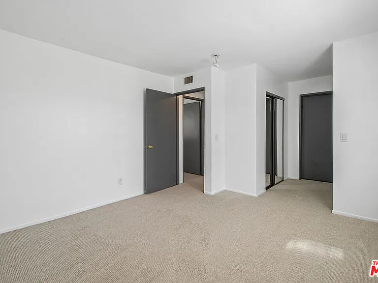 11924 Mayfield Ave #5 — Photo 13